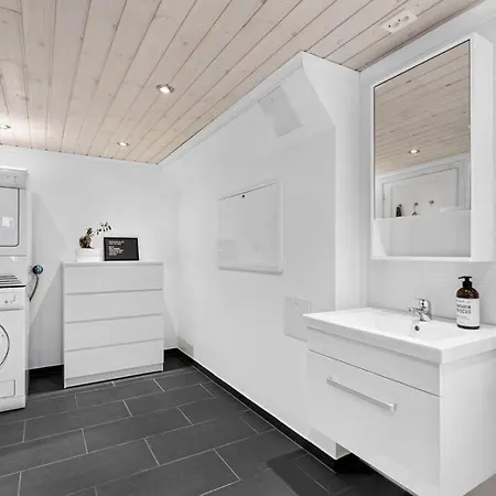 House In - Close To Ons 2024 스타방에르